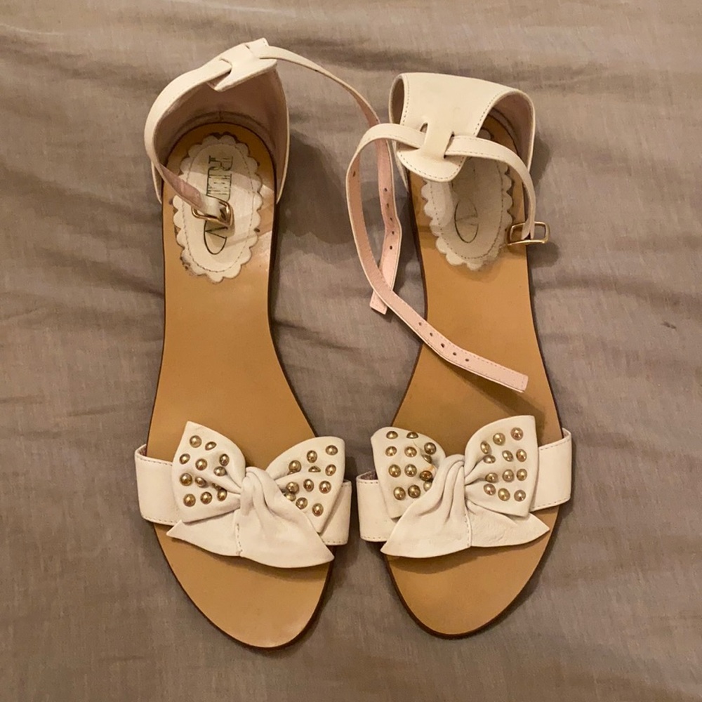 Red Valentino white sandals size 40.
